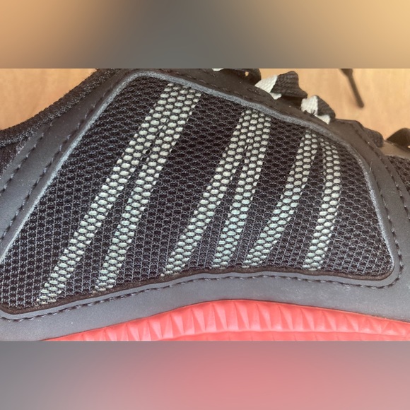 PUMA PACER NET CAGE BLACK CORAL WOMENS SNEAKERS with Puma Paw Patches! Sz 9 GUC - Picture 8 of 15